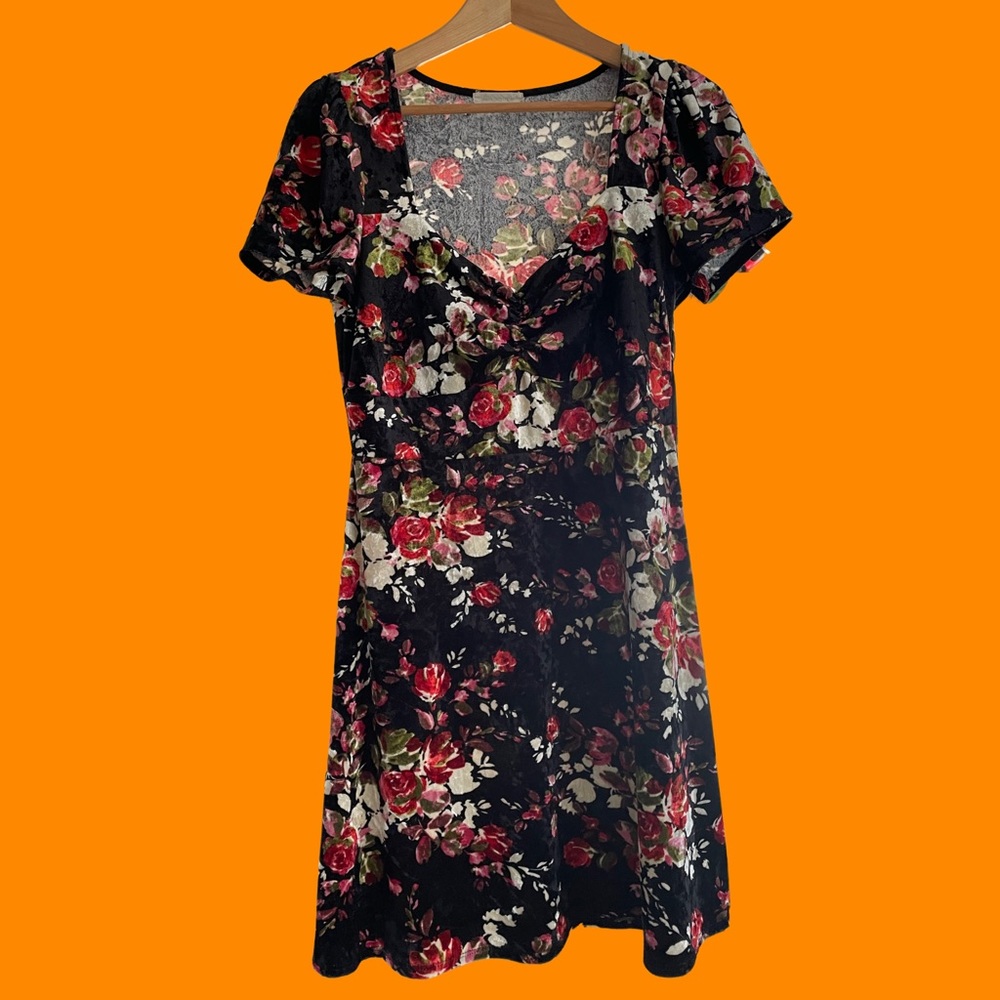 UO Floral Stretch Velvet Mini Dress Size Med